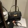 Bolsa quadrada pequena texturizada de cor sólida simples estilo coreano bolsa feminina 2024 outono nova bolsa transversal de estilo ocidental da moda distinta