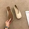 Zapatos de Mujer Retro de Plata Suave Estilo Nuevo Primavera 2025 con Falda Plisada y Mocasines Únicos