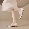 Zapatos de tacón alto color nude para mujer, nuevo modelo primavera 2026, punta fina con pedrería, tacón de aguja sexy, estilo francés, zapatos de salón de corte bajo exquisitos