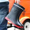 Botas de lluvia nuevas para hombre de primavera-verano hasta la pantorrilla, impermeables, antideslizantes, resistentes al desgaste, con forro de felpa, adecuadas para el trabajo, la pesca, el lavado de autos y el uso en la cocina