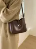 Bolsa Pequena Quadrada Simples e Versátil para Mulheres, Novo Modelo Inverno 2025, Alta Qualidade, Estilosa, Bolsa de Ombro e Transversal de Luxo Leve