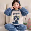2026 Pijamas Nuevos para Niños Franela Más Terciopelo Engrosado Terciopelo Otoño e Invierno Conjunto Infantil Niños Polar de Coral Ropa de Casa