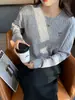 Camiseta base de malha amarela com gola redonda para mulheres, novo estilo outono/inverno 2025, top soltinho estilo suéter, estilo Chanel, tamanho único