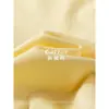 Camiseta Amarilla Clara de Cuello en U y Manga Corta para Mujer, Verano 2026, Corte Ajustado, Favorecedora, Elegante Camiseta Base para Llevar por Debajo