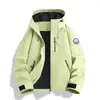 Nova Jaqueta Outdoor para Homens e Mulheres, Conjunto Três em Um Desmontável de Duas Peças, Roupa de Trabalho à Prova de Vento e Impermeável de Outono e Inverno para Mulheres, Personalizável