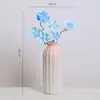 Jarrón de Cerámica para Ramo de Flores Rosas y Azules Simuladas Adorno de Decoración Minimalista Moderno para Sala de Estar Entrada Arreglo Floral Decoración Suave Recipiente para Flores