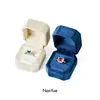 En stock Venta al por mayor Caja de Anillos Estilo Nuevo Alto Sentido Terciopelo Caja de Almacenamiento de Anillos Abatibles Caja Pequeña para Joyas de Mano