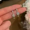 Brilhantes Brincos de Pingente de Estrela de Zircônio para Mulheres, Exquisitos e Compactos, Brincos Elegantes com um Toque de Luxo Leve e de Alta Qualidade, Brincos Muito Bonitos