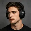 Auriculares Bluetooth C-1104 de Empaque Suave con Orejeras Grandes 5.4, Ajuste Cómodo en el Oído, Batería de Larga Duración, Versátiles para el Uso Diario