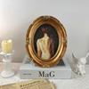 Marco de fotos retro de estilo francés para sala de estar, dormitorio, adornos, pintura decorativa, estilo europeo, ligero, de lujo, tallado, ovalado, colgante, marco de cristal.
