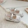 Sapatos de Salto Único com Laço de Borboleta da Moda para Bebês Meninas 2026 Chegada Nova de Primavera Malha Fina Respirável para Interior Sandálias