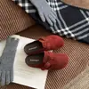 Versão em Couro de Vaca Couro de Vaca Vermelho Fosco Sapatos Birkenstock Flats de Couro Genuíno com Cobertura Total Bico Redondo Boca Profunda Sapatos Birkenstock para Mulheres Primavera e Outono