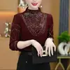 Top de manga larga suelto con cuello alto a medio y adornos de pedrería, nuevo para otoño e invierno, adelgazante y que realza la figura, para mujeres de mediana edad y mayores