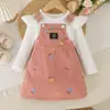 Conjunto de Primavera/Otoño para Niñas Europeo y Americano Algodón Acanalado Top de Manga Volante + Falda Peto de Mezclilla Lindo Dulce Fuente de Fábrica