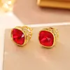 Pendientes Geométricos Rojos de Circonita Micro-Pavimentados, Lujo Accesible, Pendientes Elegantes de Moda de Gama Alta, Pendientes Retro Franceses para el Viaje Diario de Mujer
