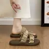 Chinelos de Dedo com Solado Grosso de Bolinhas Estilo Retrô para Mulheres, Uso Externo de Verão, Novo Modelo 2026, Sandálias Confortáveis, Chinelos de Praia Antiderrapantes