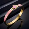 Europa y Estados Unidos comercio exterior transfronterizo moda popular pulsera de titanio y acero con diamantes para mujer no se decolora hebilla de lujo ligero pulsera tendencia