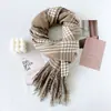 Bufanda para Mujer Invierno 2025 Nuevo Estilo de Gama Alta Elegante Estilo Coreano Chal a Cuadros para Parejas Bufanda Versátil