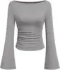 Camiseta Sexy de Color Puro con Escote Barco y Mangas de Campana para Mujer, Estilo Europeo y Americano, Otoño 2025, Corte Ajustado, Fruncido para un Aspecto Adelgazante, Manga Larga