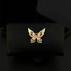 Broche Borboleta Dourada Vazada Anti-Exposição, Alfinete de Lapela para Terno de Alto Padrão, Broche Pequeno para Cardigã, Acessório Decorativo de Luxo Leve, Corsage