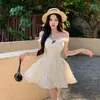Traje Estilo Miu Miu: Vestido de Bolinhas com Mangas Leves e Volumosas, Suave e Elegante, Bonito e Único, Saia Rodada Linha A que Marca a Cintura