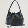 Venta al por mayor directa de fábrica Cuero de vaca de plena flor Patrón en V Bolso nuevo para mujer Versátil Bolso tipo cubo de cuero genuino Bolso de mano de gran capacidad Bolso de hombro para mujer