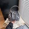 Bolsa Xadrez de Comércio Exterior para Mulheres Verão 2025 Novo Design de Nicho Bolsa Transversal com Cordão de Corrente Bolsa Saco Popular deste Ano