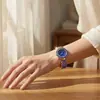 Reloj de Pulsera para Mujer de Moda y Sencillo con Incrustaciones de Diamantes, Exquisito y Versátil, Estilo Nuevo, Lujo Ligero, Reloj de Cuarzo con Pulsera de Diamantes Azules Digital