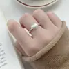 Anillo moderno, único, de nicho, de alta gama, accesorio de mano retro y simple para hombre, elegante anillo para el dedo índice modelo 2026 nuevo al por mayor