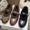 Zapatos Mary Jane cálidos forrados de pelo 2026 invierno correa de una hebilla zapatos Birkenstock de piel de vaca suela plana zapatos de algodón
