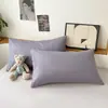 Fronha de algodão puro hipoalergênica Classe A para dormir sem roupa, alta contagem de fios 13372, estilo envelope simples, cor sólida, fronha de algodão puro bicolor