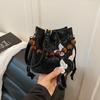 2025 Nuevo Estilo Chino Casual Simple Hermoso Bordado de Mariposas Moda de Primavera con Cuentas Estilo Chino Bolso Tipo Cubo para Mujer