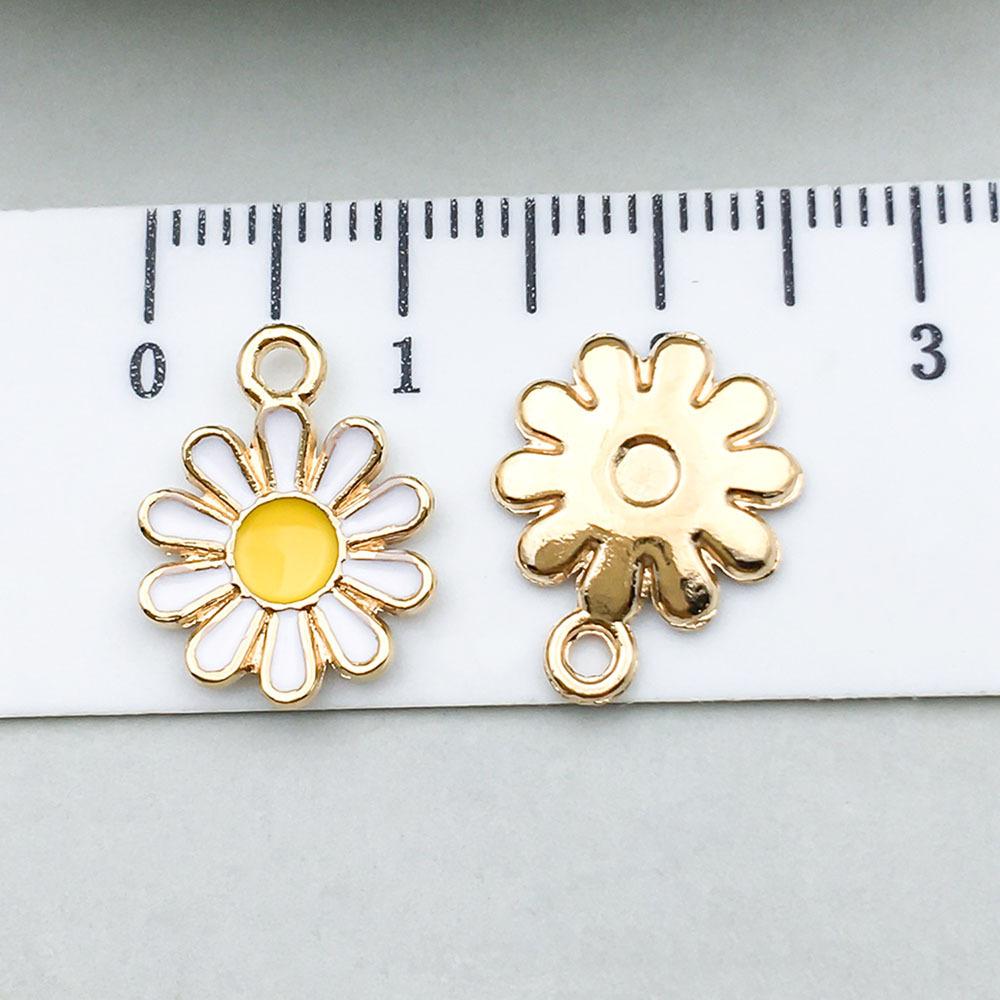 11070-J-白色滴油锌合金圆形小雏菊花11.4x14.6