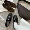 2026 Novos Mocassins Femininos de Couro Vintage com Bico Redondo, Design Pregueado, Salto Grosso, Sapatos Slip-On Versáteis para o Dia a Dia