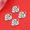 Pingente de Liga Retro Acessórios para Joias DIY Acessórios para Cordão de Pulseira de Prata Antiga Letras Galvanizadas Coração de Pêssego Formato de Coração Atacado