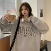 2023 Novo Outono e Inverno Estilo Coreano Estampado com Letras Estilo Bf Solto Fino Manga Longa Moletom Feminino Gola Redonda Pulôver Top Tendência