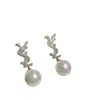 Estilo Francés Estilo Zirconia Letra Perla Pendientes Pendientes para Mujer Aguja de Plata S925 Elegante Lujo Ligero Famosos Pendientes Versátiles