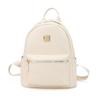 A nova mochila escolar pequena, retrô, simples, portátil, da moda e de nicho deste ano para senhoras, para lazer e para ir ao trabalho.