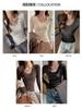 Camiseta de Manga Longa com Design de Rebite de Fábrica para Mulheres no Outono e Inverno Gola Redonda Grande Estilo Coreano Ombro Direito Camisa de Base Branca Interna e Externa