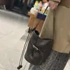Bolso Cubo de Cuero de Vaca Tc de Primera Capa a la Moda con Diseño Único, Simple y Versátil para el Trayecto Diario, Gran Capacidad, Bolso de Hombro, Bolso de Axila