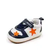 Zapatos para Niños Pequeños Estilo Nuevo Suela de Goma Modernos Estrella de Cinco Puntas Zapatos de Bebé Superficie de Cuero Impermeables Zapatos de Bebé 0-1 Años Primavera y Verano