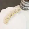 Presilha de Cabelo Doce com Strass para Mulheres Nova para Primavera e Verão Pequena Flor Presilha Bico de Pato Elegante Presilha para Franja Exquisite Presilha Lateral