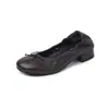 Sapatilhas femininas de pele de carneiro de primeira camada com salto médio grosso, sapatos de outono de couro genuíno com bico redondo e laço, sapatos de superfície rasa para mulheres
