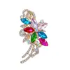 Nuevo broche de flor y hoja de cristal estilo europeo y americano, profusamente adornado con diamantes, diseño calado, adecuado como accesorio para vestidos, trajes y abrigos