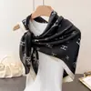 Pañuelo Cuadrado Grande de Imitación Seda de Alta Gama Estampado Chal de Viaje Bufanda para el Cuello Protector Solar Pañuelo para la Cabeza Bufanda para Mujer