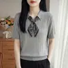 Camiseta de Tricô com Gola Reversível e Lenço de Seda Embelezado para Mulheres, Estilo Fino de Verão, Blusa Slimming Jacquard de Seda Gelada de Alta Qualidade