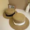 Sombrero de Paja de Ala Plana Estilo Francés con Protección Solar para Mujer, Sombrero de Sol para Vacaciones de Verano en la Playa, Sombrero Fresco de Paja con Ala Corta de Moda