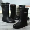 Botas de lluvia de moda para hombre, calzado exterior de caña alta antideslizante con cordón para cocina, lavado de autos, motociclista, zapatos de agua de caña alta con suela gruesa