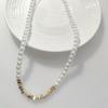 Colar de Pérolas com Design de Nicho da Moda com Pequenos Fragmentos Dourados, Estilo Ins Doce Cool Leve Luxo Colar de Pérolas