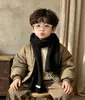 Bufanda de punto suave y versátil de color liso para niños y niñas, que realza el ambiente invernal, favorecedora para el cutis, calentador de cuello de lana para nuevos estudiantes
